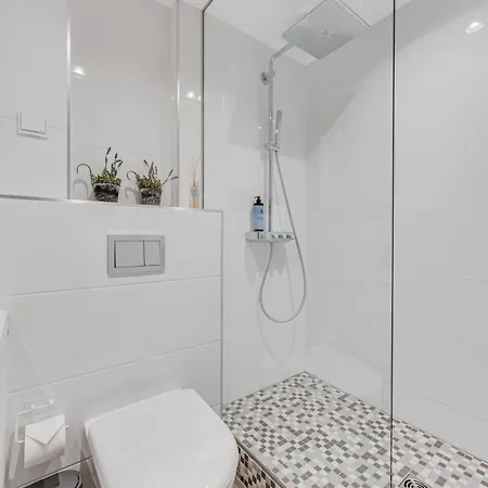 Апартаменты Rotermanni Apartment#top Location#spacious#free Parking Таллин